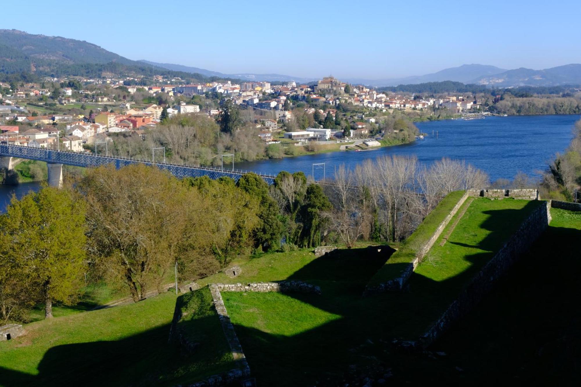 Casita A Estrenar En Finca Con Rio Proxima A Tui, Gondomar Y Portugal. Exterior foto